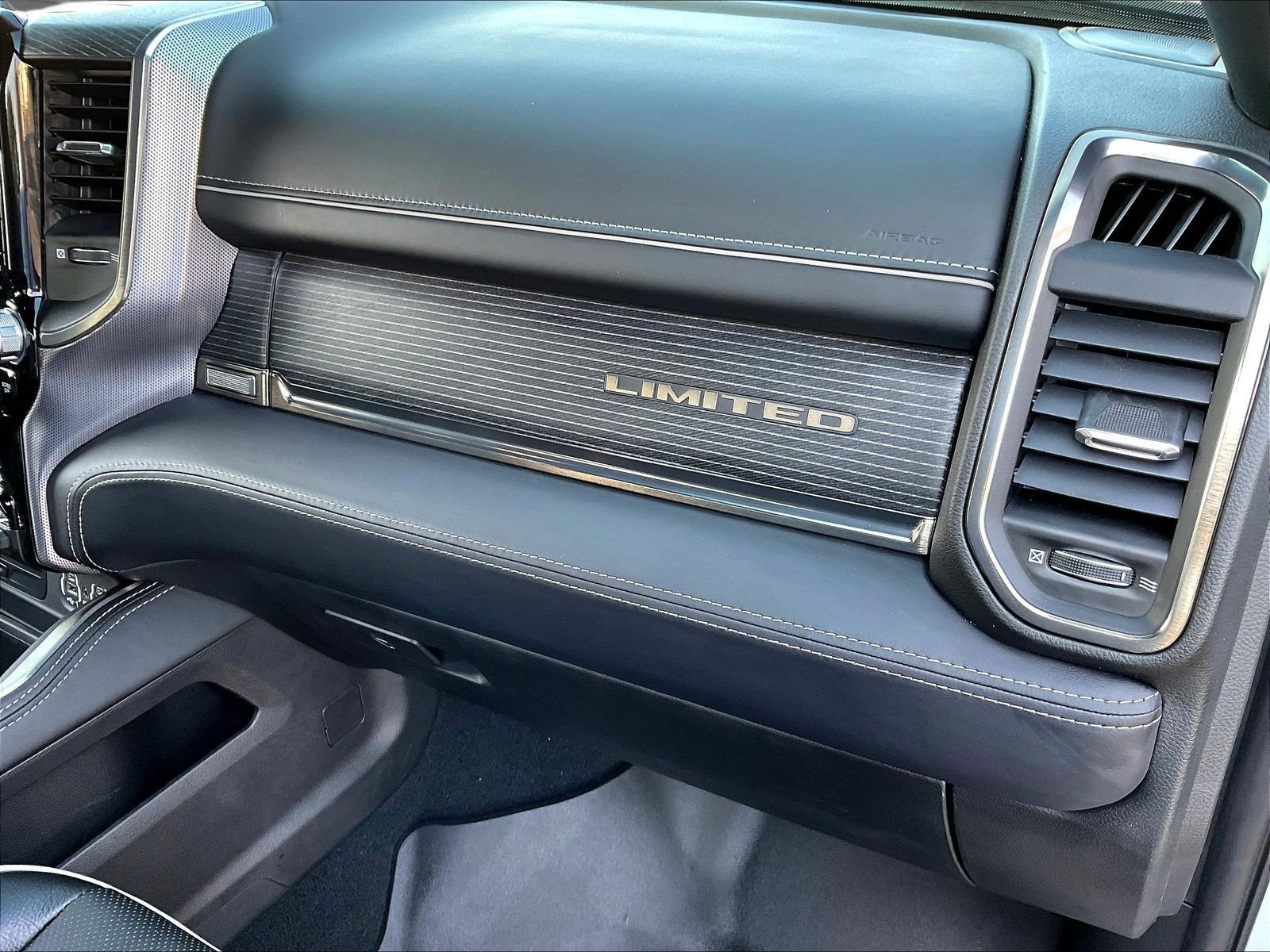 Used 2019 RAM 2500 Limited AWD/4WD image 26