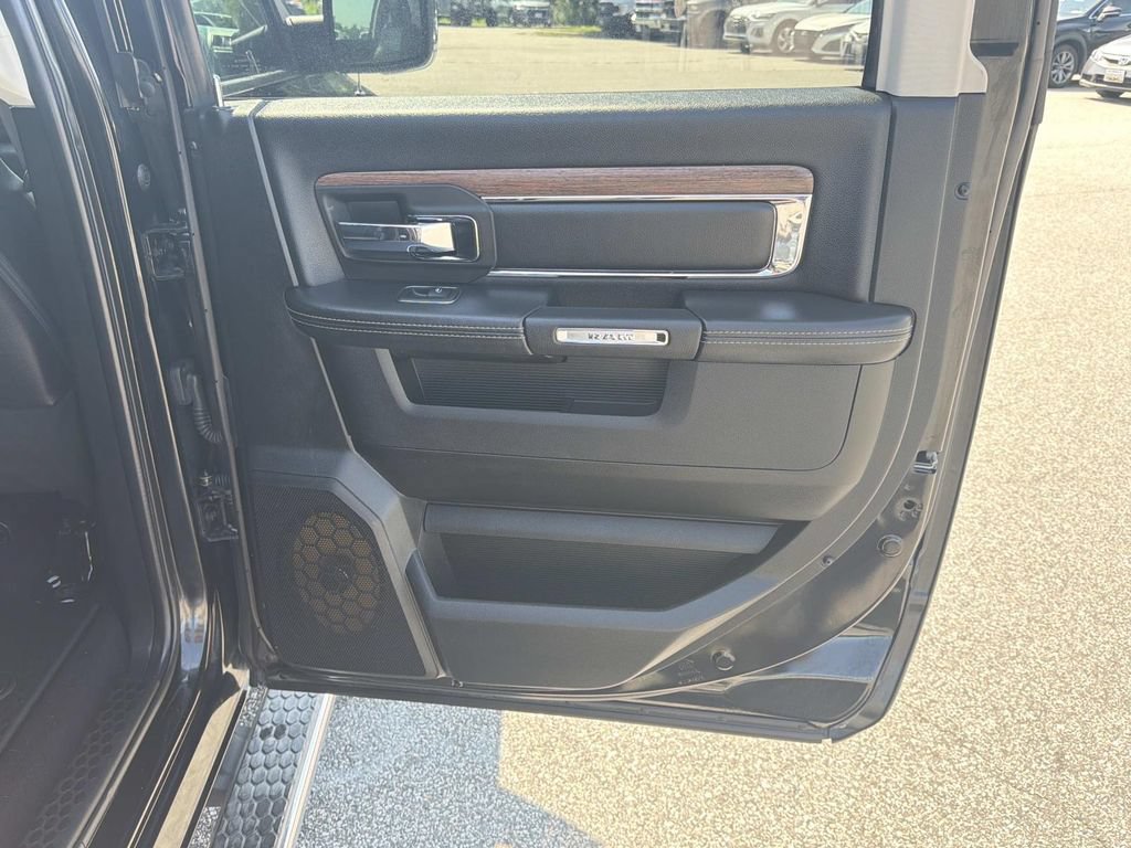 Used 2019 RAM 1500 Laramie w/ Convenience Group AWD/4WD image 22