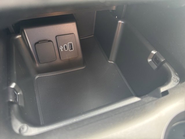 New 2025 Ford Explorer Active image 29