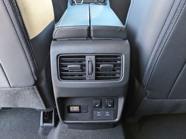 New 2025 Nissan Rogue Platinum w/ Platinum Premium Package image 16