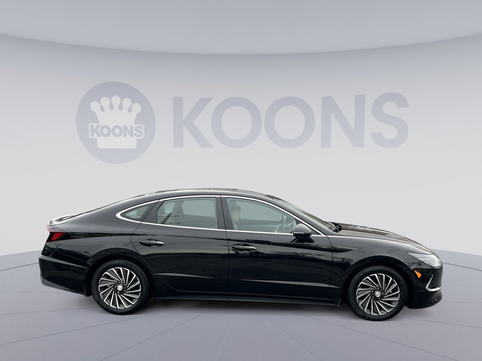 Used 2022 Hyundai Sonata Limited w/ Winter Weather Package image 8