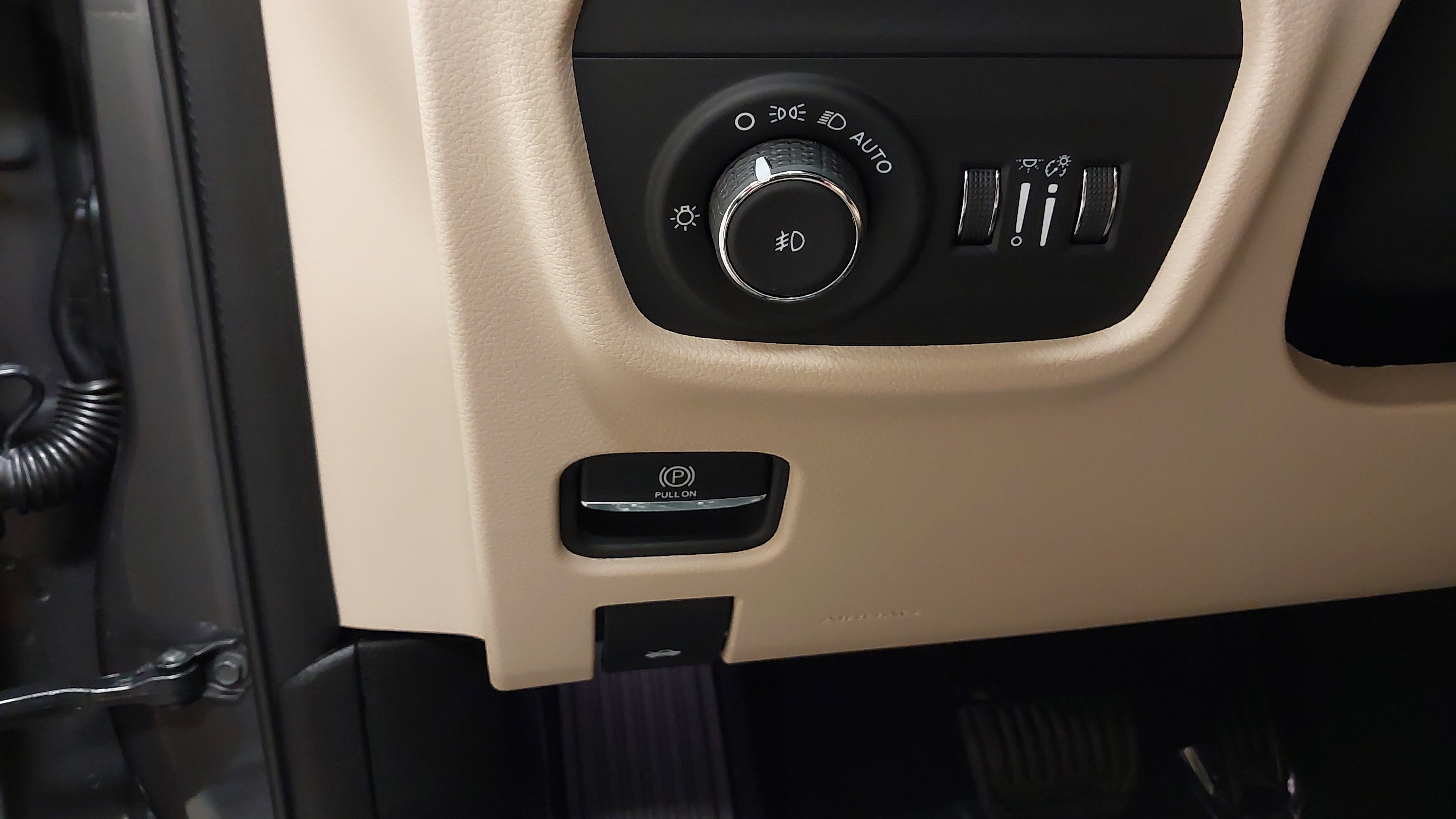 New 2025 Jeep Grand Cherokee L Limited w/ Luxury Tech Group II image 23