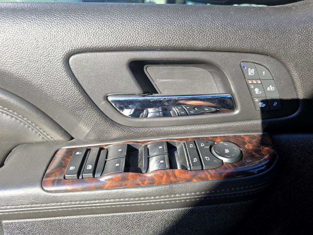 Used 2013 GMC Yukon XL Denali image 20