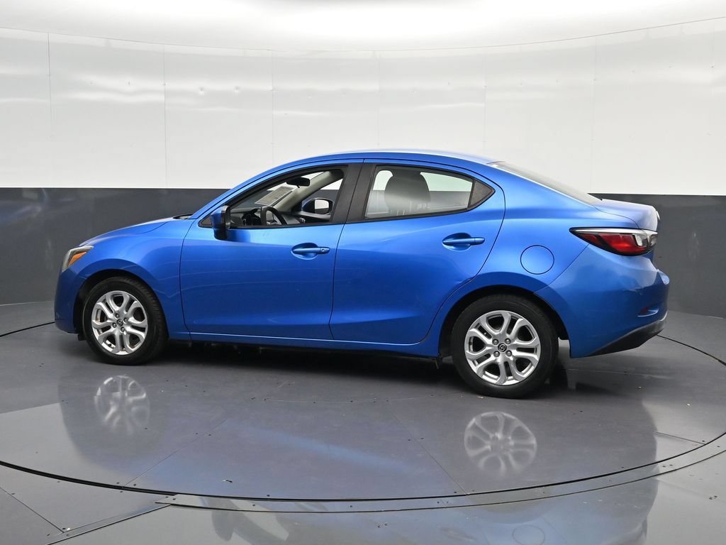 Used 2016 Scion iA FWD image 8