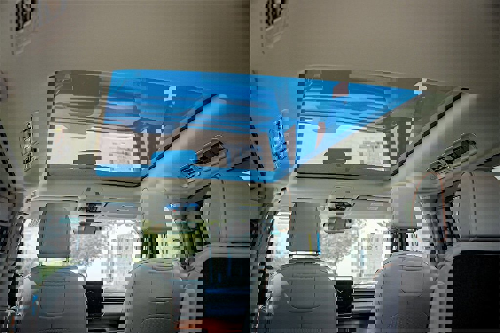 New 2025 Volkswagen ID. Buzz Pro S Plus image 35