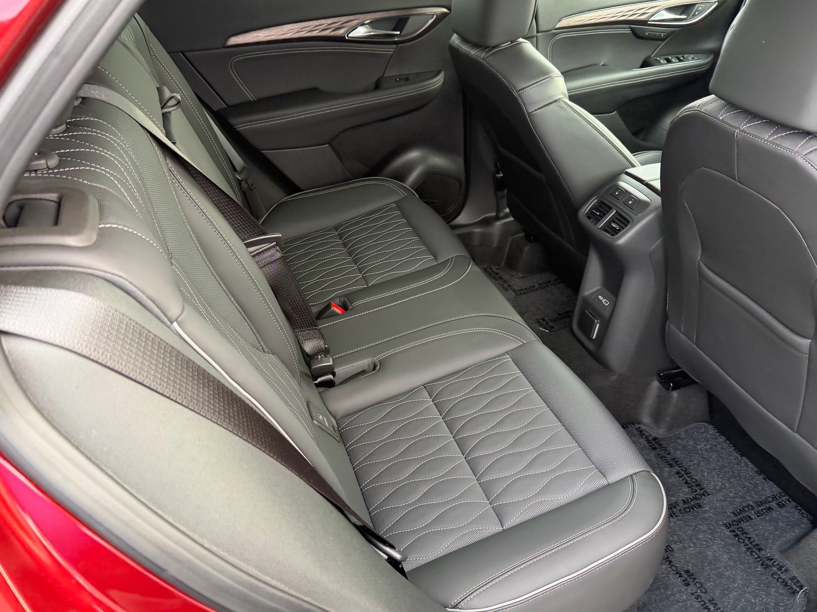 Used 2023 Buick Envision Avenir FWD image 23
