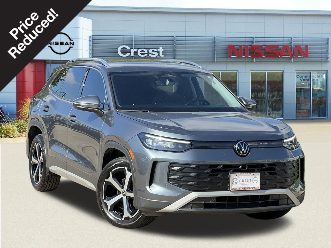 Used 2025 Volkswagen Tiguan SE FWD image 1