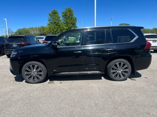 Used 2020 Lexus LX 570 4WD w/ Luxury Package image 4