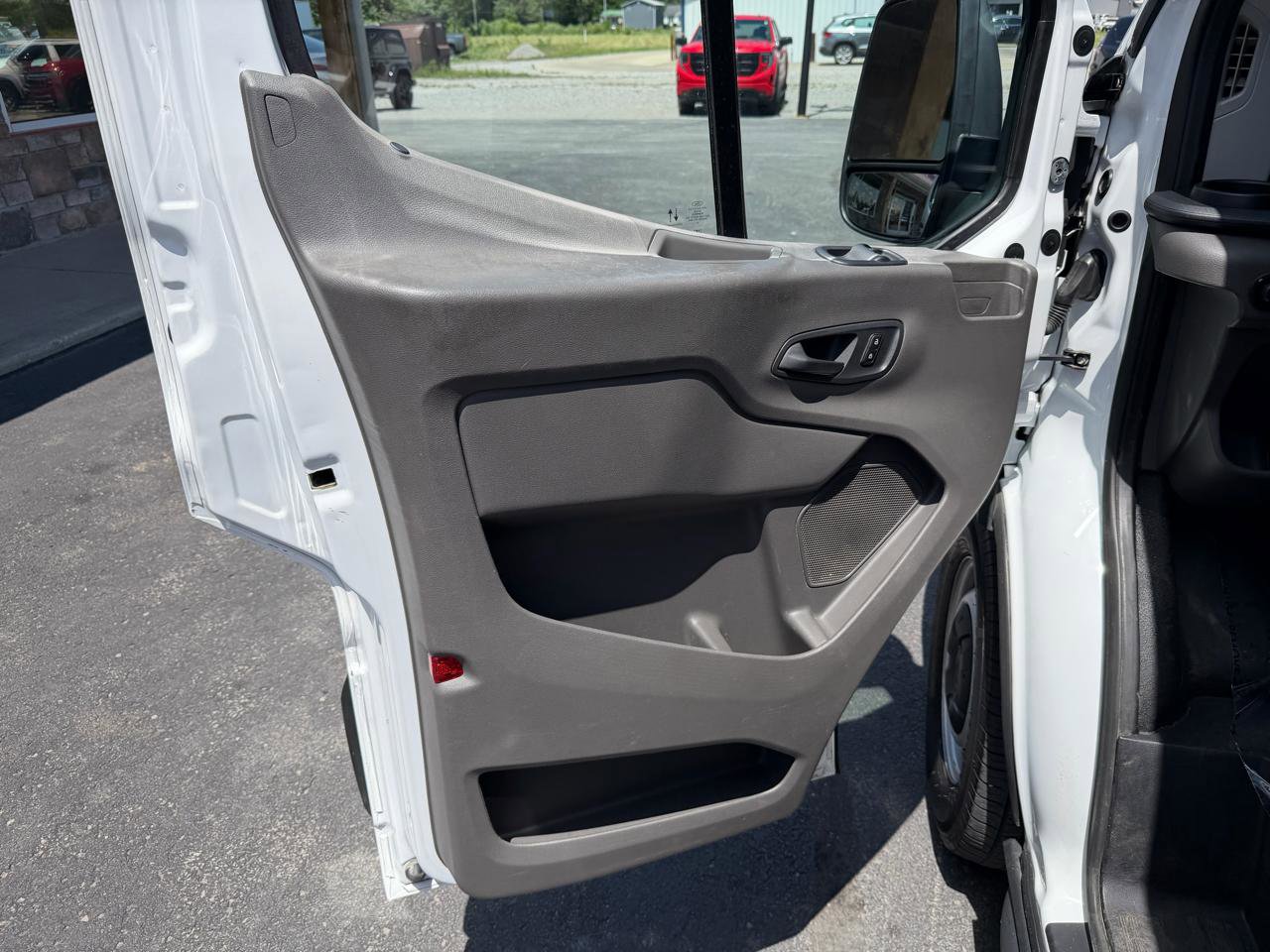 Used 2020 Ford Transit 150 Low Roof RWD image 15