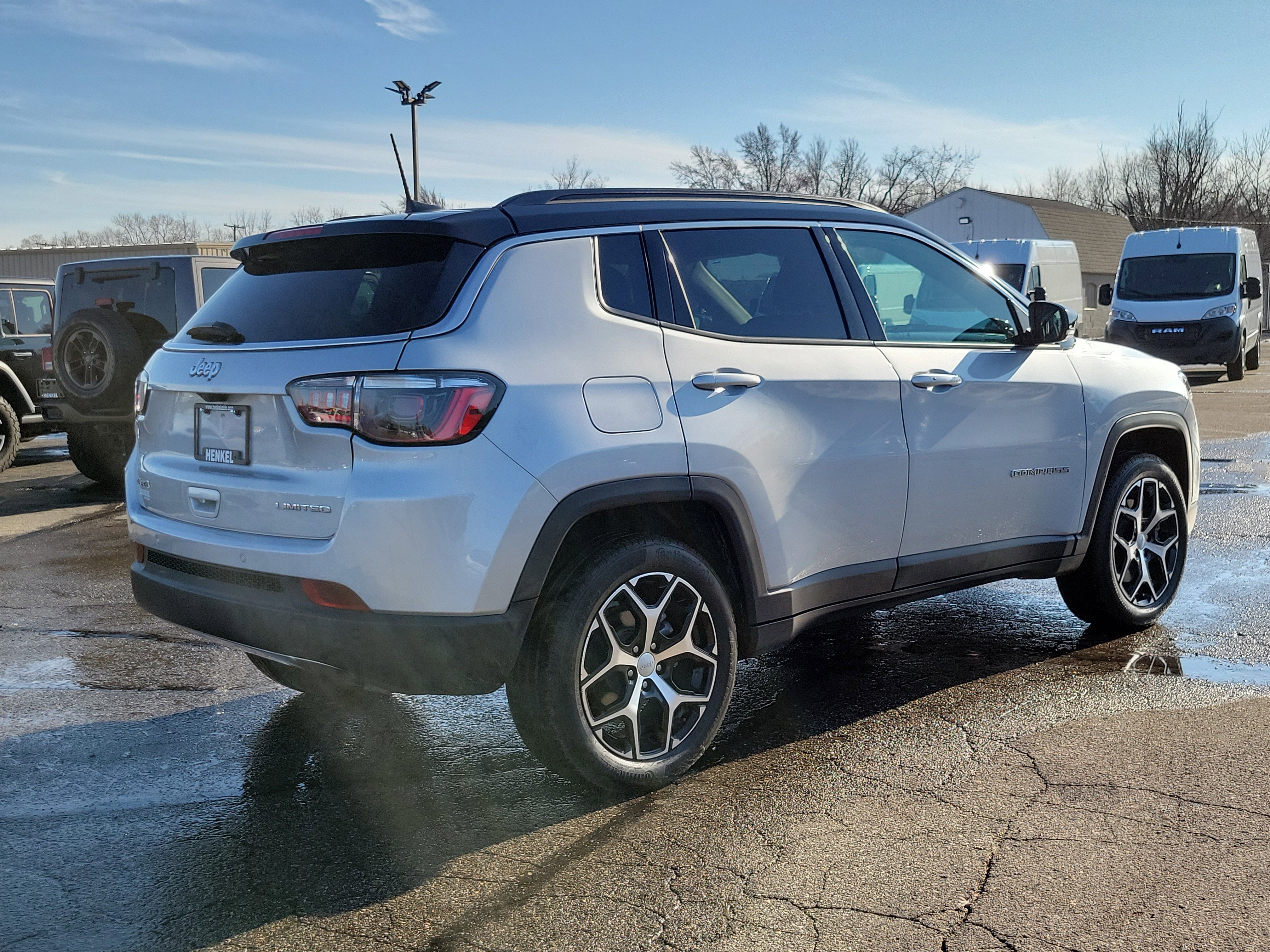 Used 2024 Jeep Compass Limited w/ Sun and Sound Group image 4