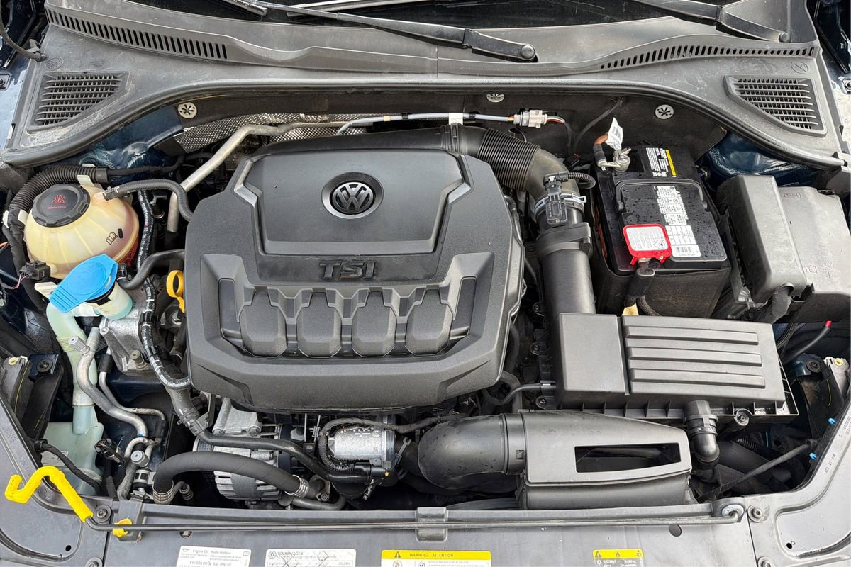 Used 2022 Volkswagen Passat 2.0T SE FWD image 25