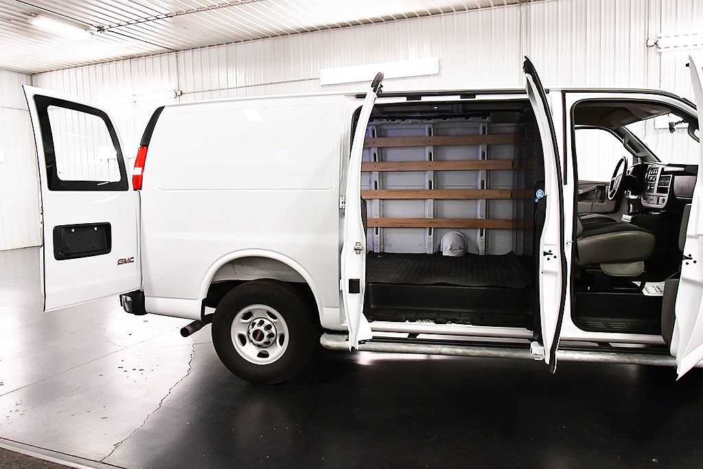 Used 2025 GMC Savana 2500 w/ Driver Convenience Package RWD image 26