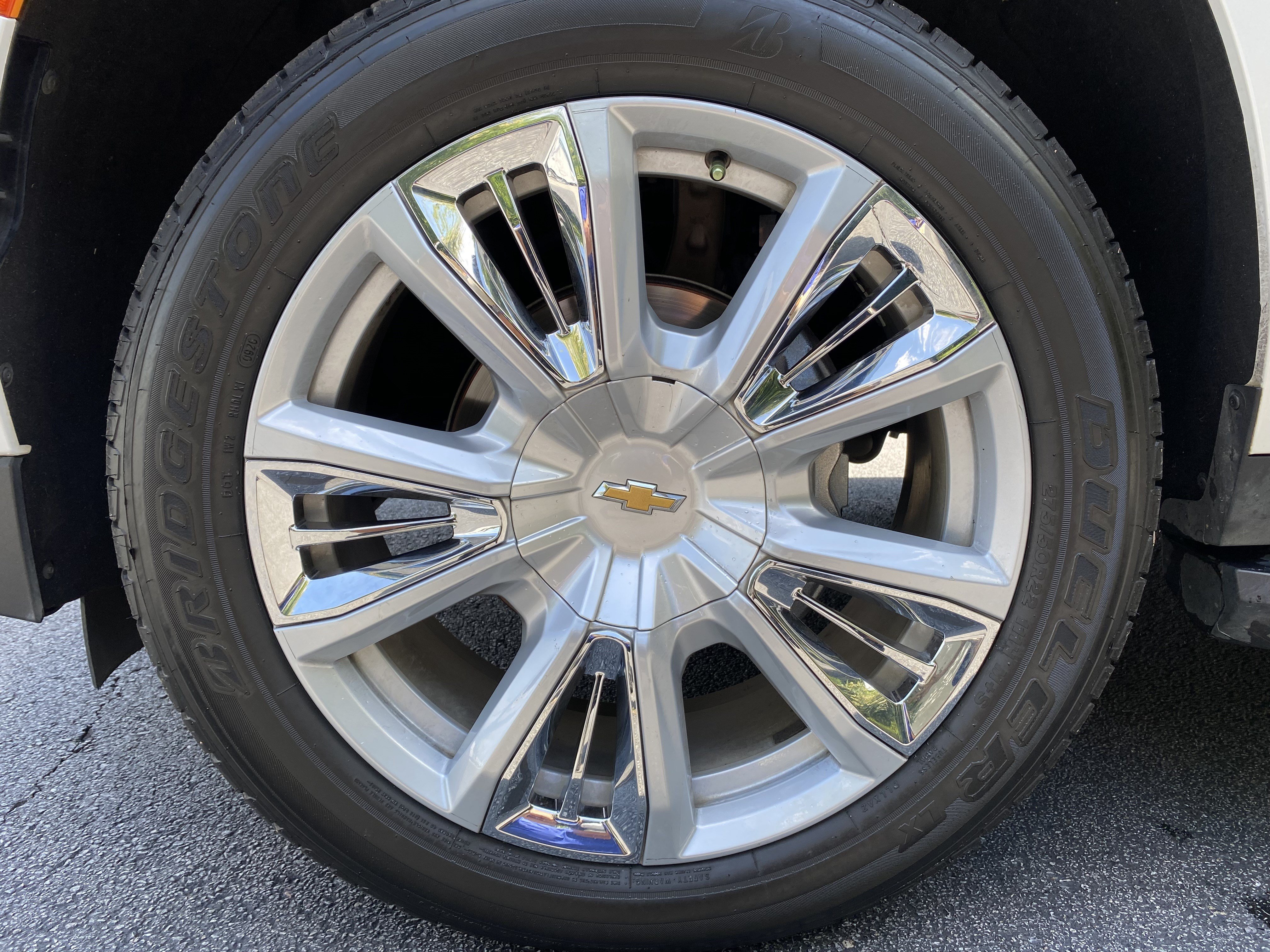Used 2023 Chevrolet Suburban High Country AWD/4WD image 18