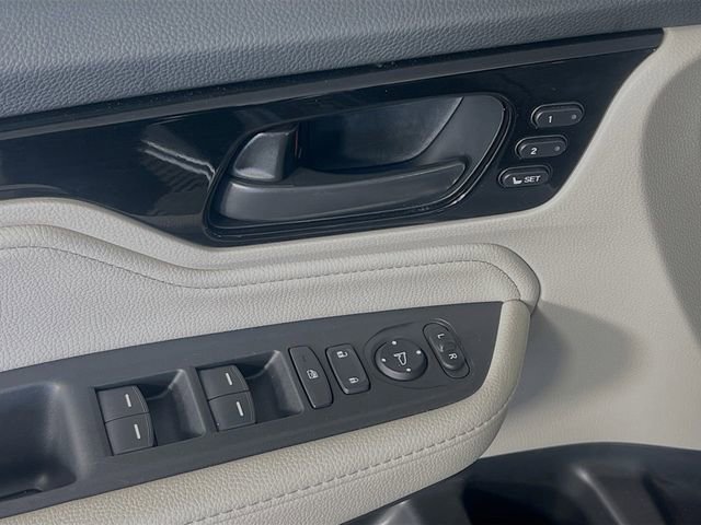 Used 2025 Honda Odyssey Touring image 12