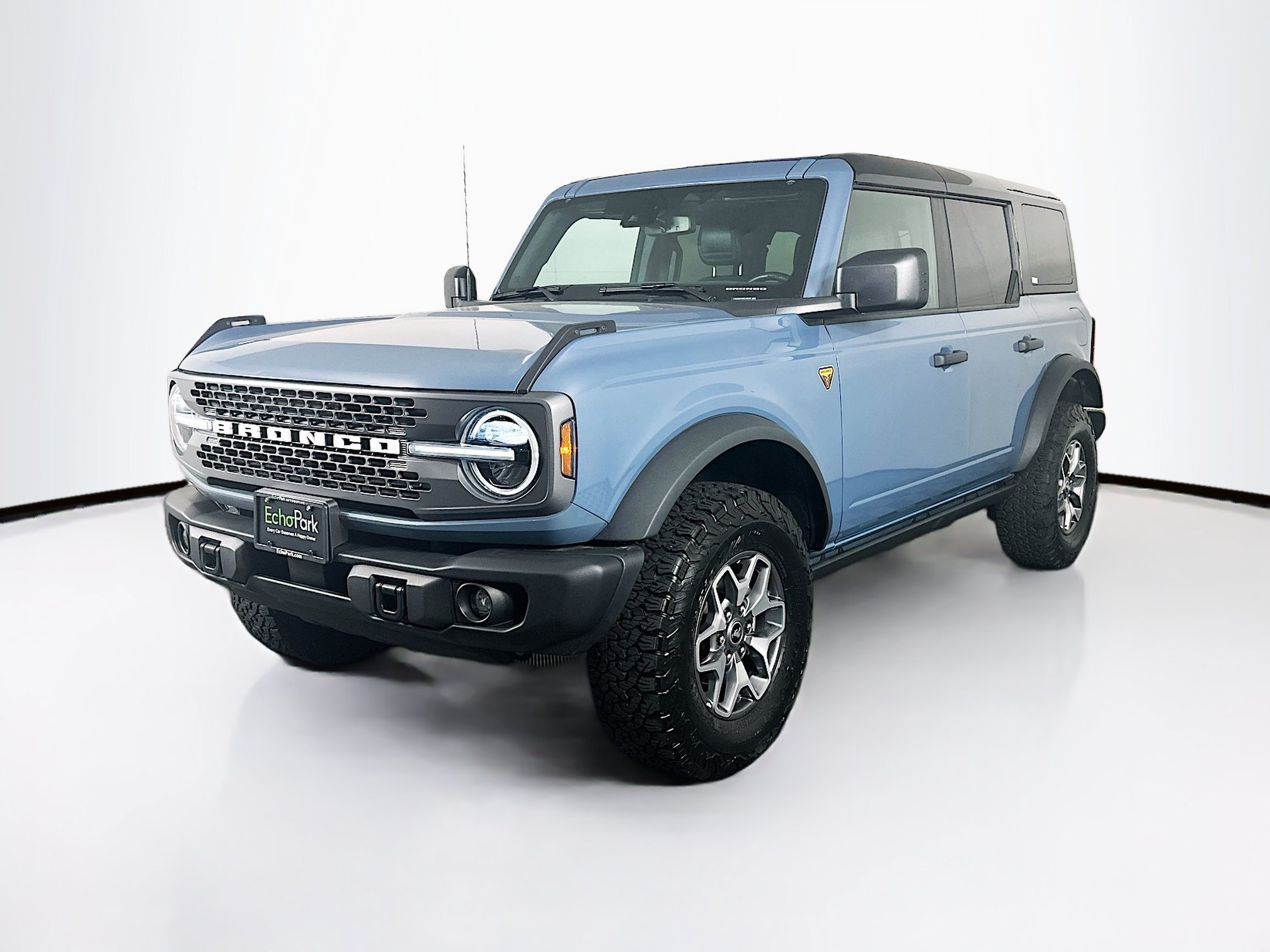 Used 2025 Ford Bronco Badlands AWD/4WD image 3