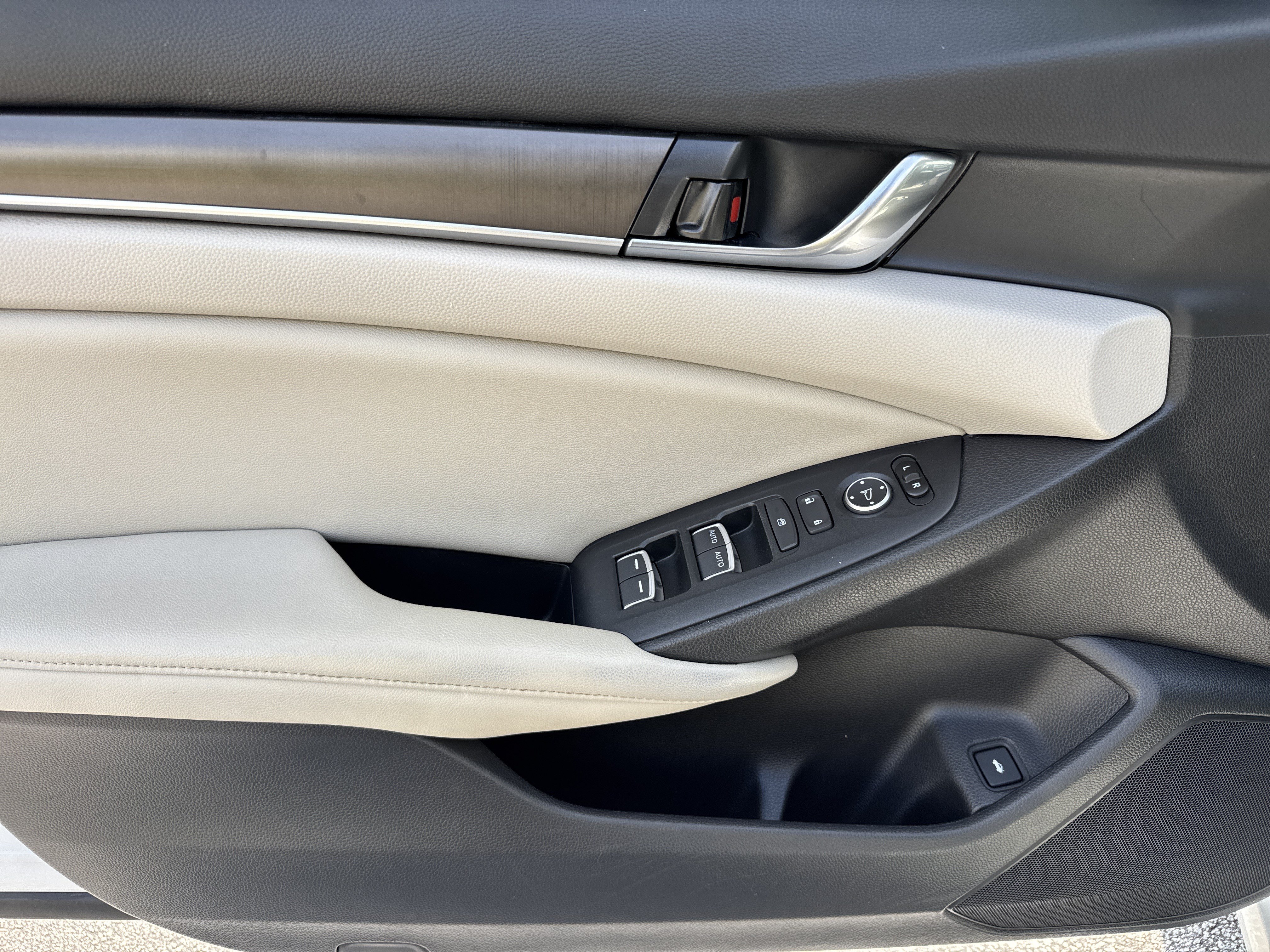 Used 2019 Honda Accord LX image 14