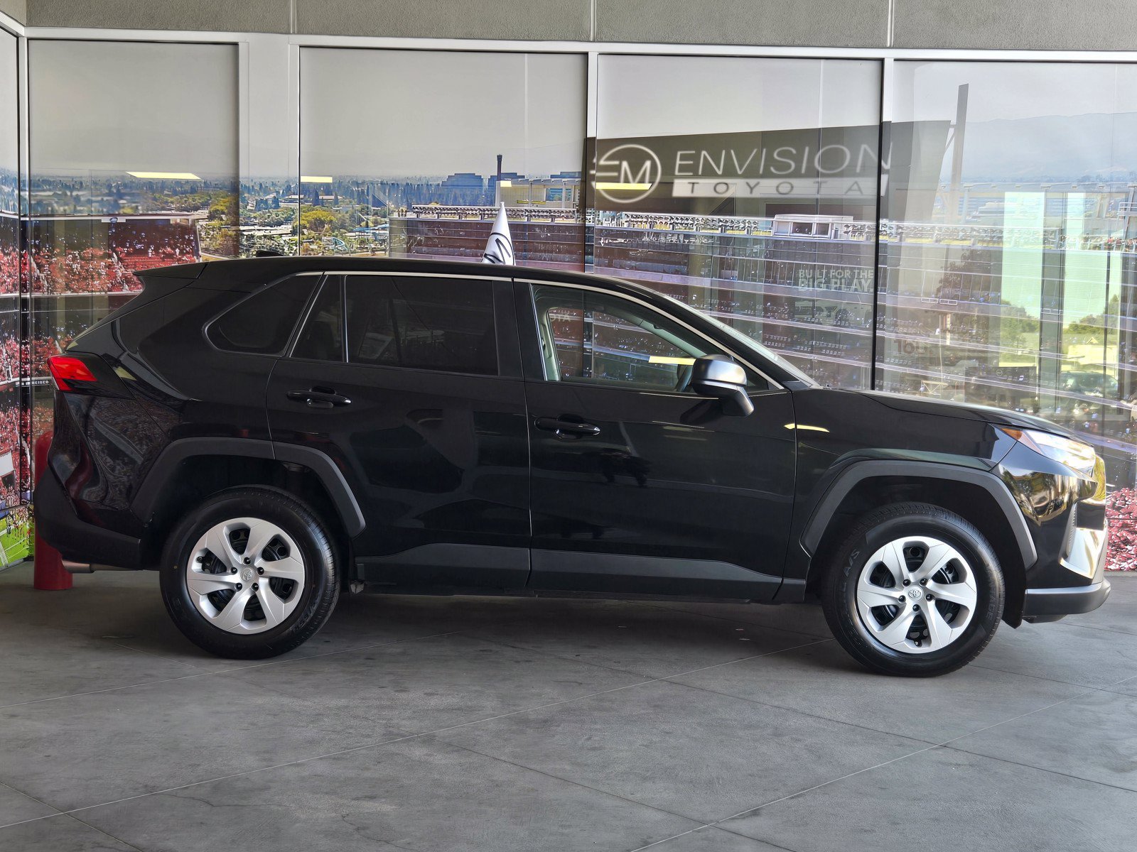 Certified 2025 Toyota RAV4 LE AWD/4WD image 4