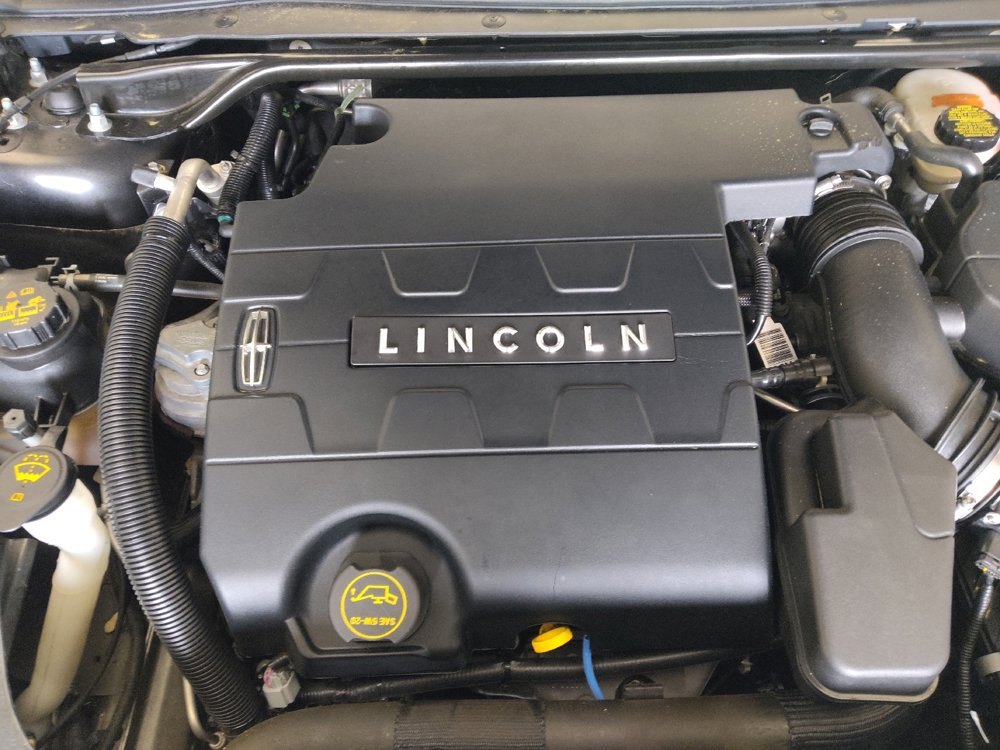 Used 2015 Lincoln MKS w/ Equipment Group 101A FWD image 30