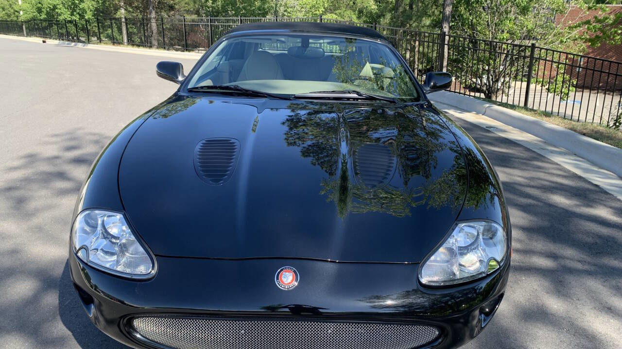 Used 2000 Jaguar XK8 Convertible RWD image 18