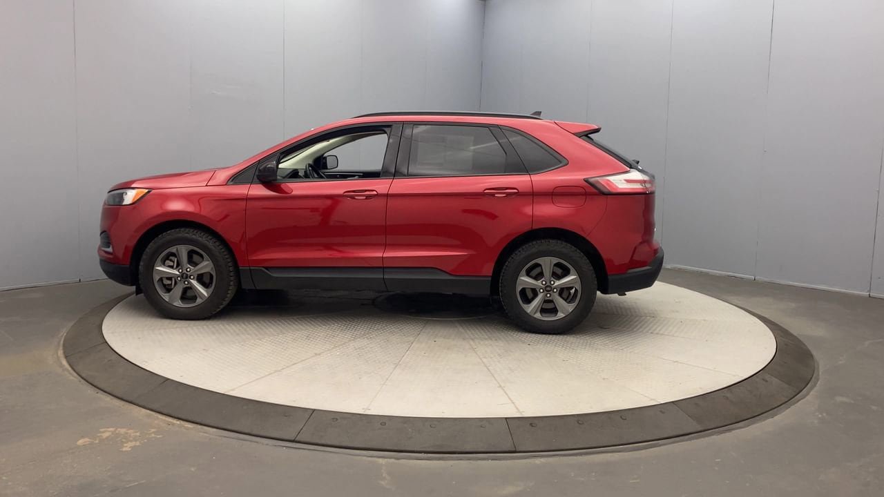 Used 2023 Ford Edge SEL w/ Sport Appearance Package AWD/4WD image 2