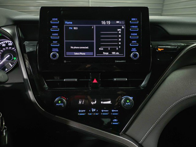 Used 2021 Toyota Camry SE w/ Carpet Mat Package (TMS) image 23