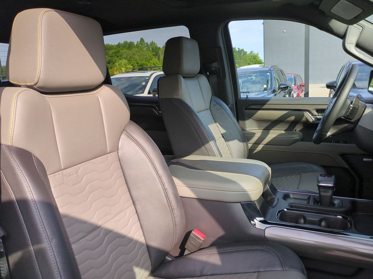 Used 2024 Chevrolet Silverado 1500 ZR2 w/ Technology Package AWD/4WD image 42