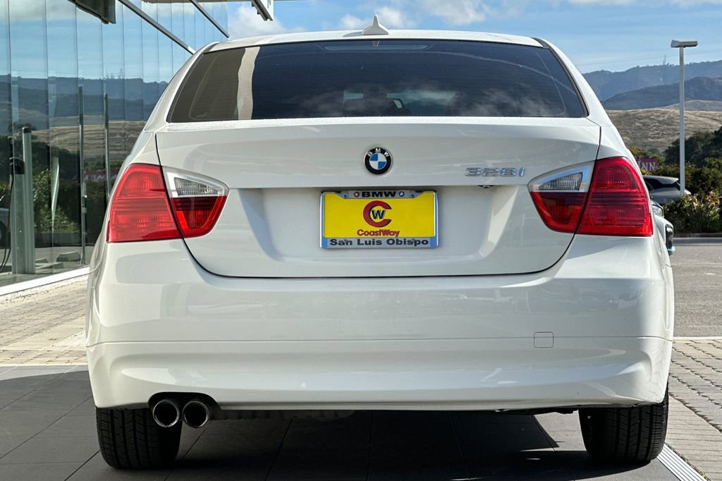 Used 2008 BMW 328i Sedan RWD image 4