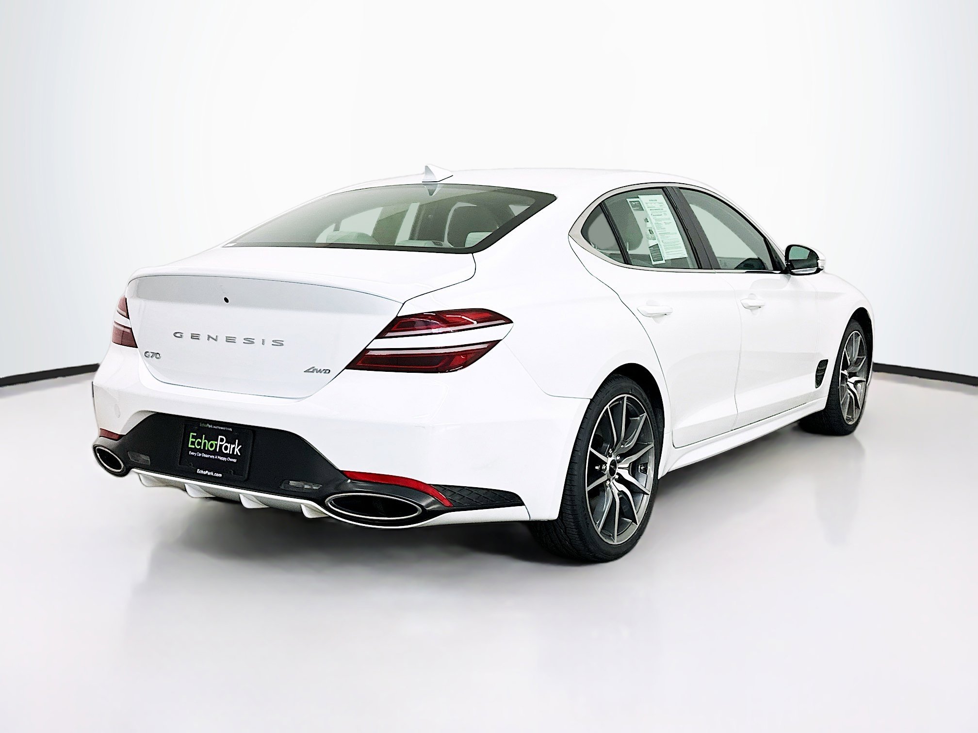 Used 2025 Genesis G70 2.5T image 9