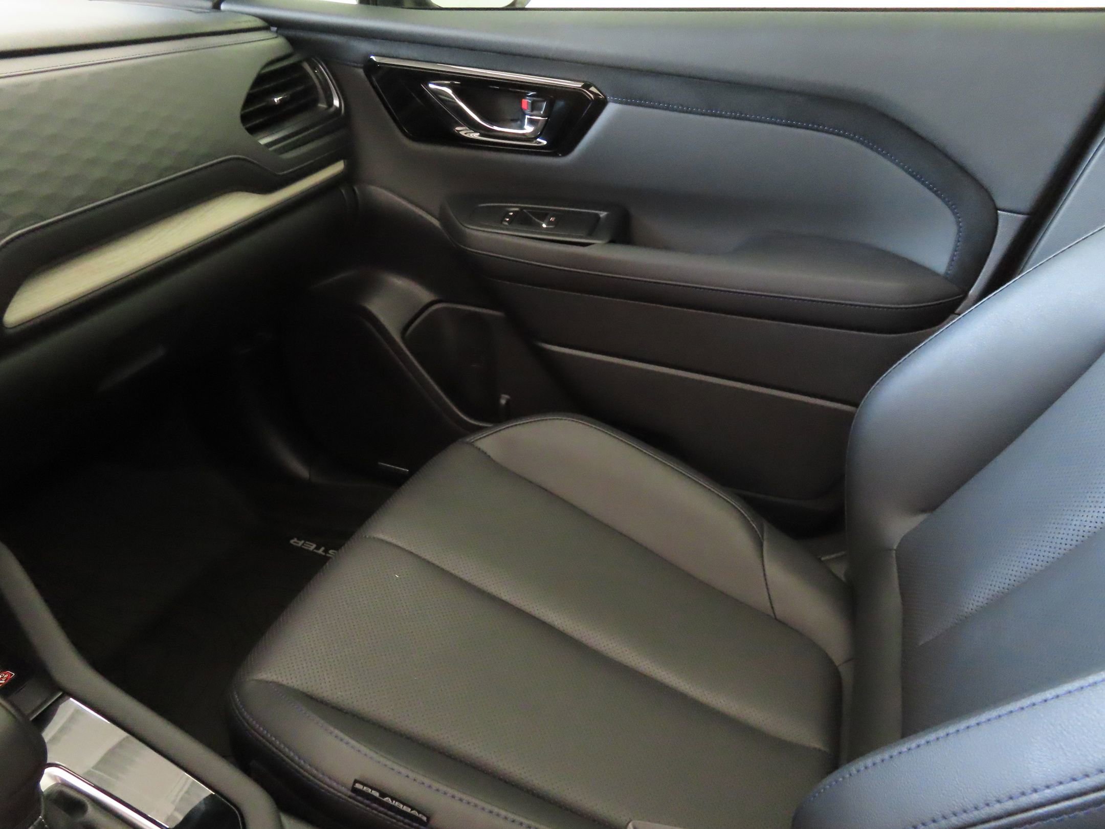 Used 2025 Subaru Forester Limited image 22