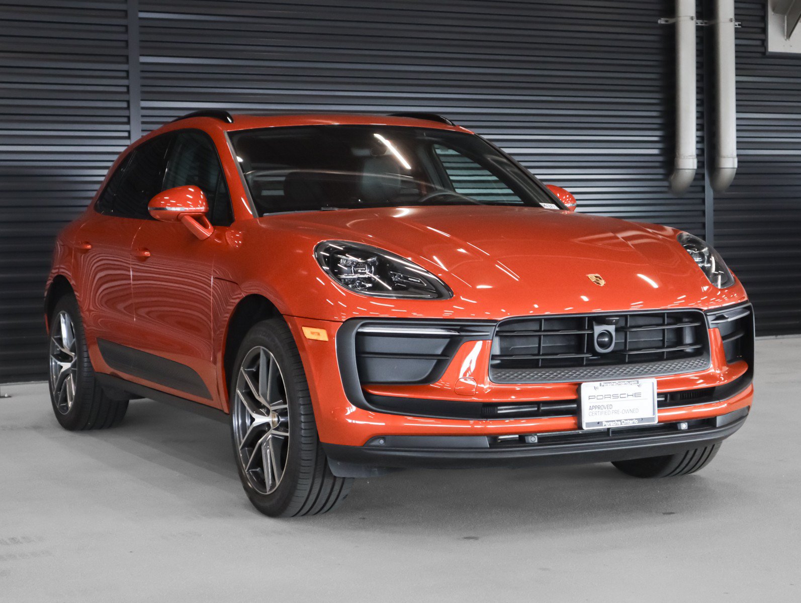 Certified 2024 Porsche Macan AWD/4WD image 7