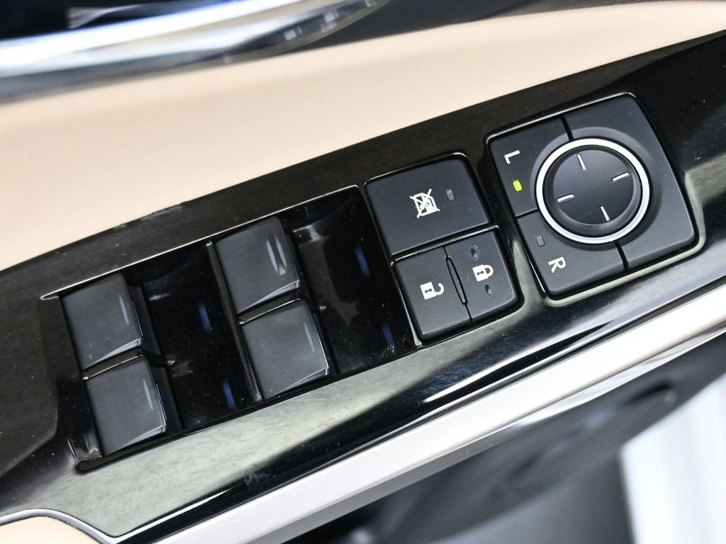 Used 2016 Lexus IS 350 w/ Navigation System Package image 3