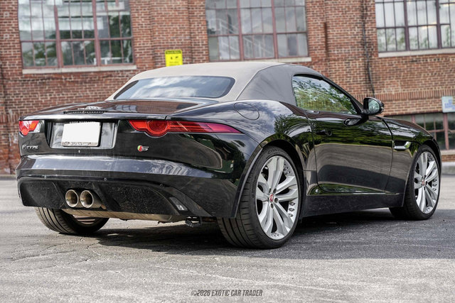 Used 2015 Jaguar F-TYPE S RWD image 17