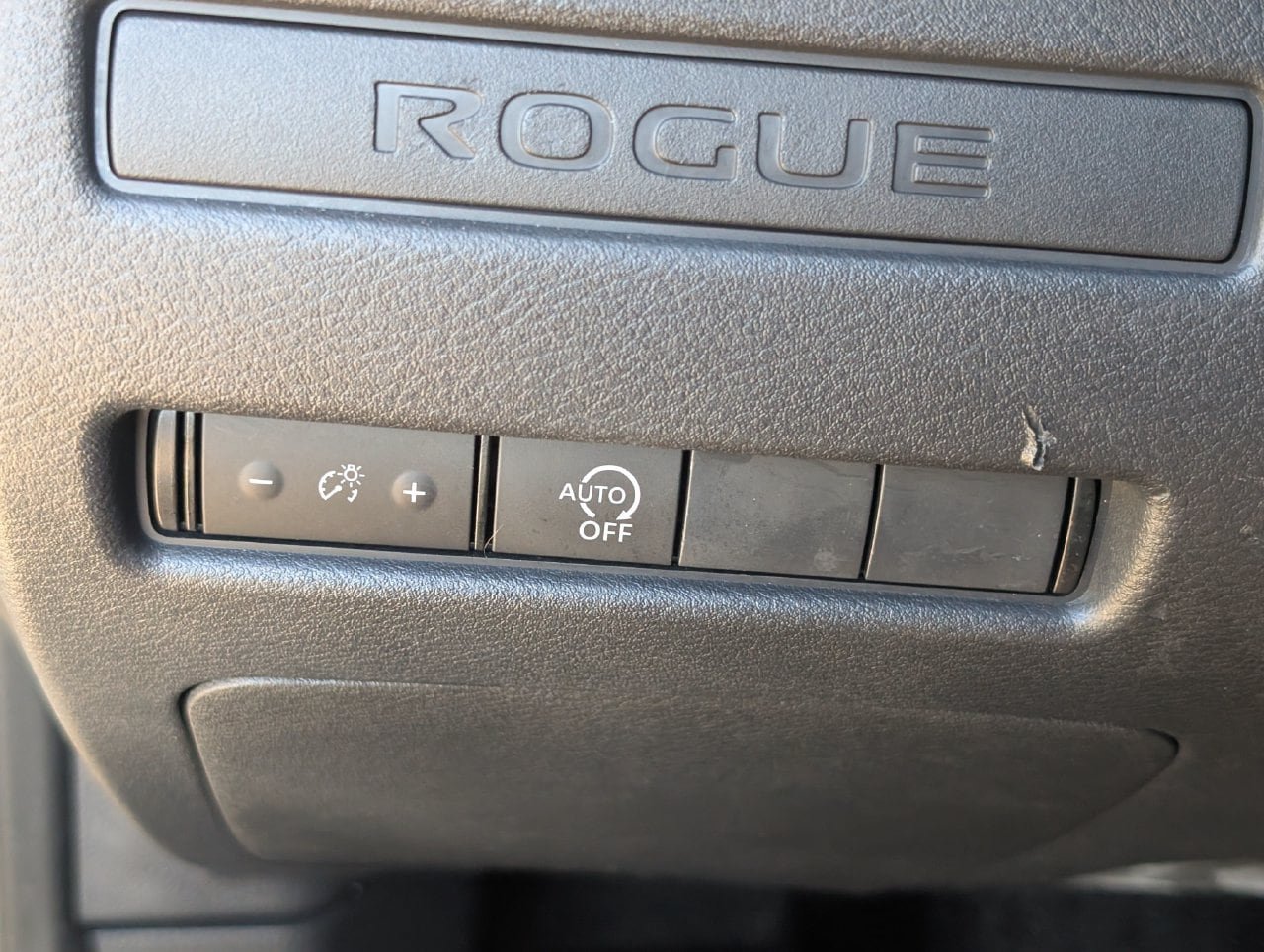 Used 2023 Nissan Rogue S FWD image 24
