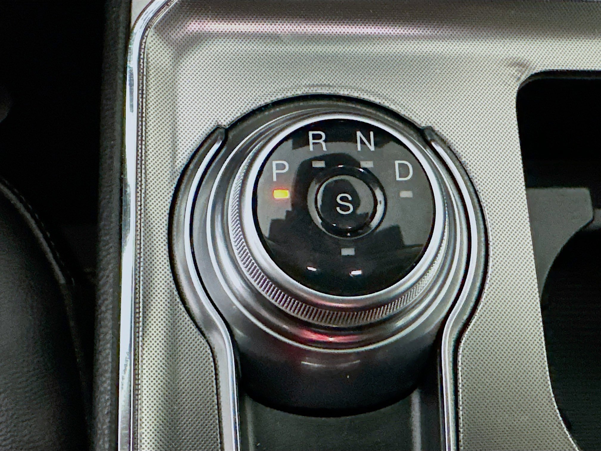 Used 2022 Ford Edge SEL image 25