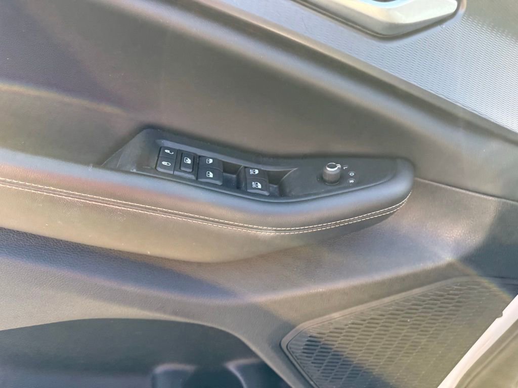 Used 2023 Jeep Grand Cherokee L Laredo RWD image 11
