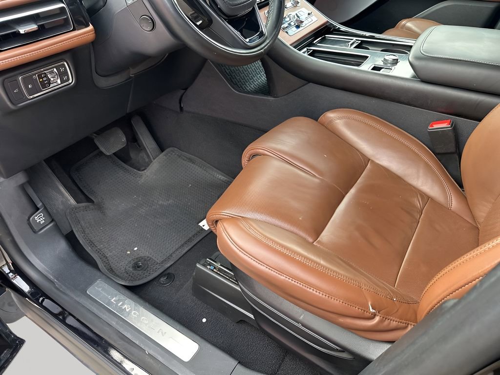 Used 2020 Lincoln Aviator Reserve w/ Equipment Group 202A image 28