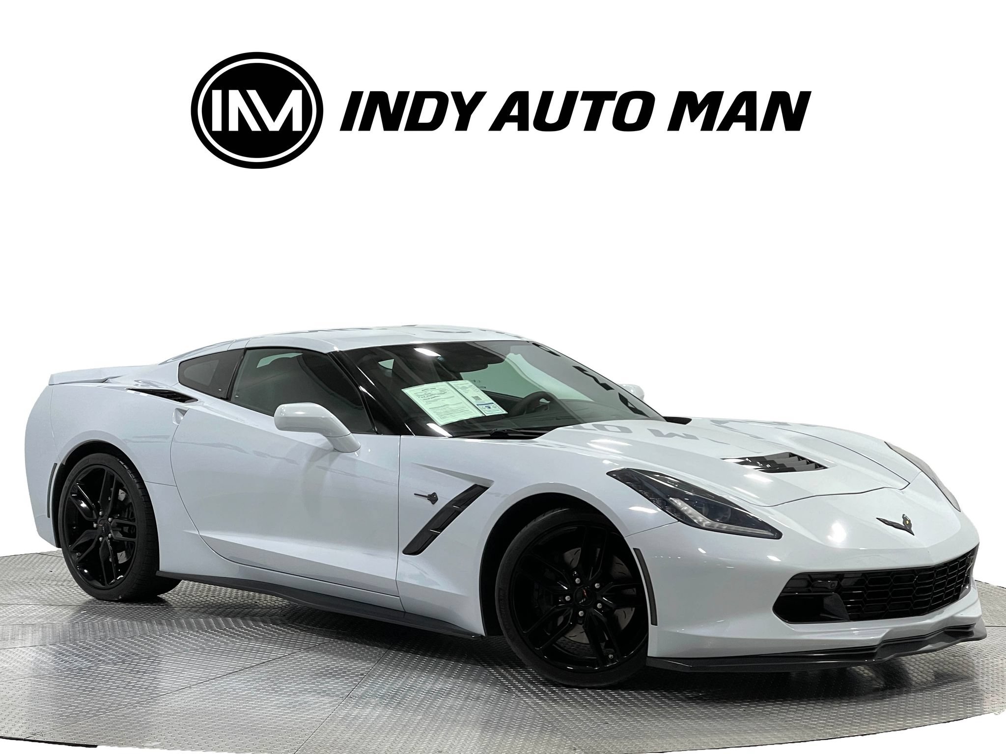 Used 2019 Chevrolet Corvette Stingray Coupe RWD image 2