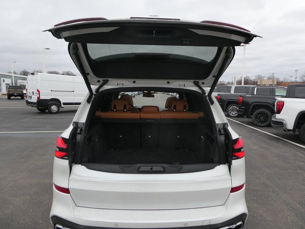 Used 2026 BMW X5 M60i AWD/4WD image 25
