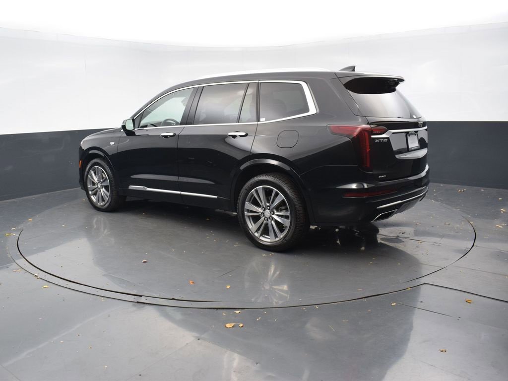 Used 2022 Cadillac XT6 Premium Luxury w/ Technology Package image 4