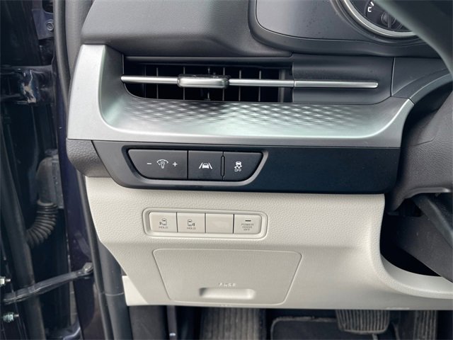 Used 2024 Kia Carnival LX image 31