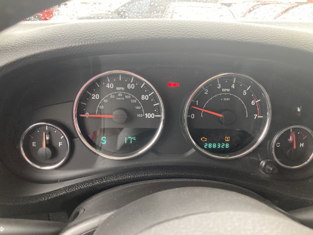 Used 2011 Jeep Wrangler Sahara w/ Dual Top Group image 9