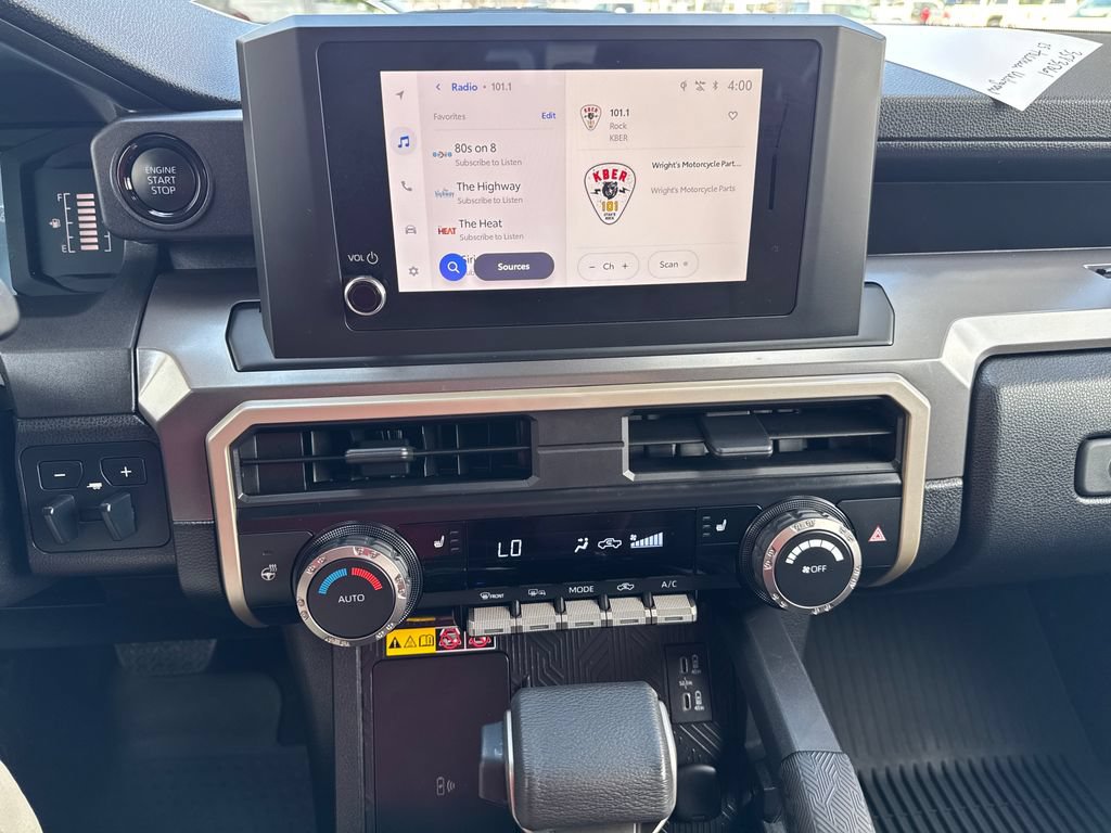 Certified 2025 Toyota Tacoma SR5 AWD/4WD image 17