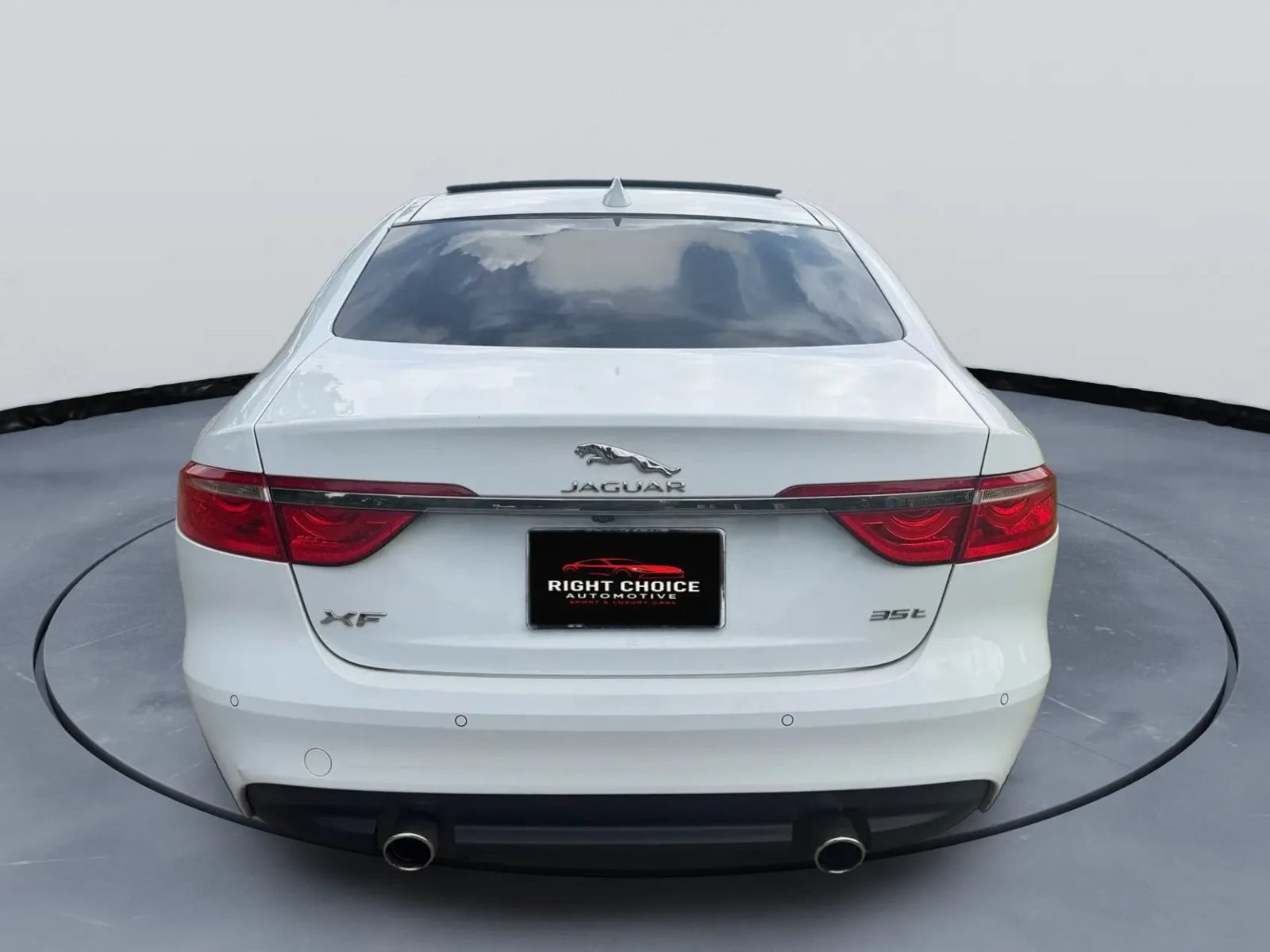 Used 2017 Jaguar XF Prestige RWD image 10