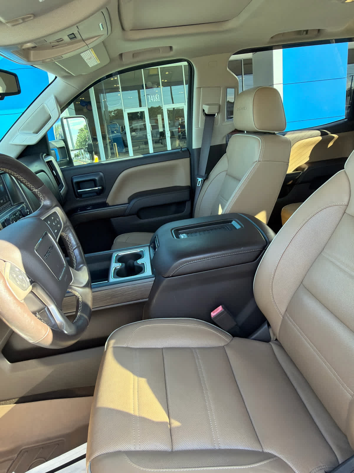 Used 2017 GMC Sierra 2500 Denali w/ Duramax Plus Package AWD/4WD image 10