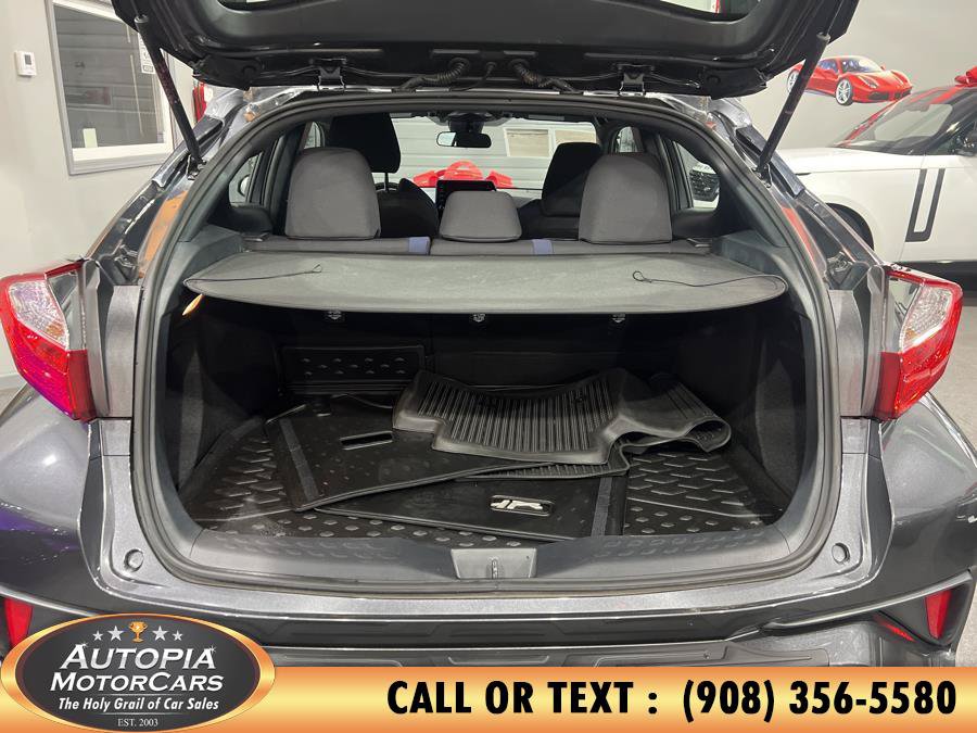Used 2022 Toyota C-HR XLE FWD image 19