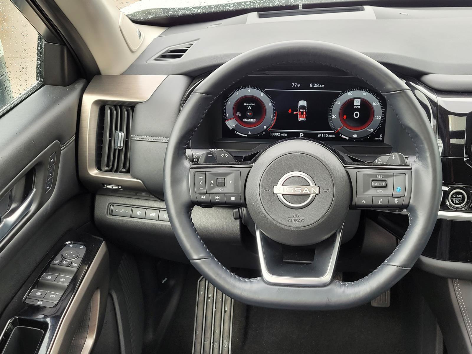 Used 2024 Nissan Pathfinder Platinum FWD image 6