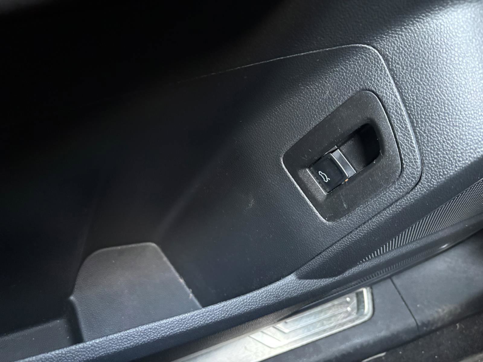 Used 2022 Volkswagen Atlas SE image 33