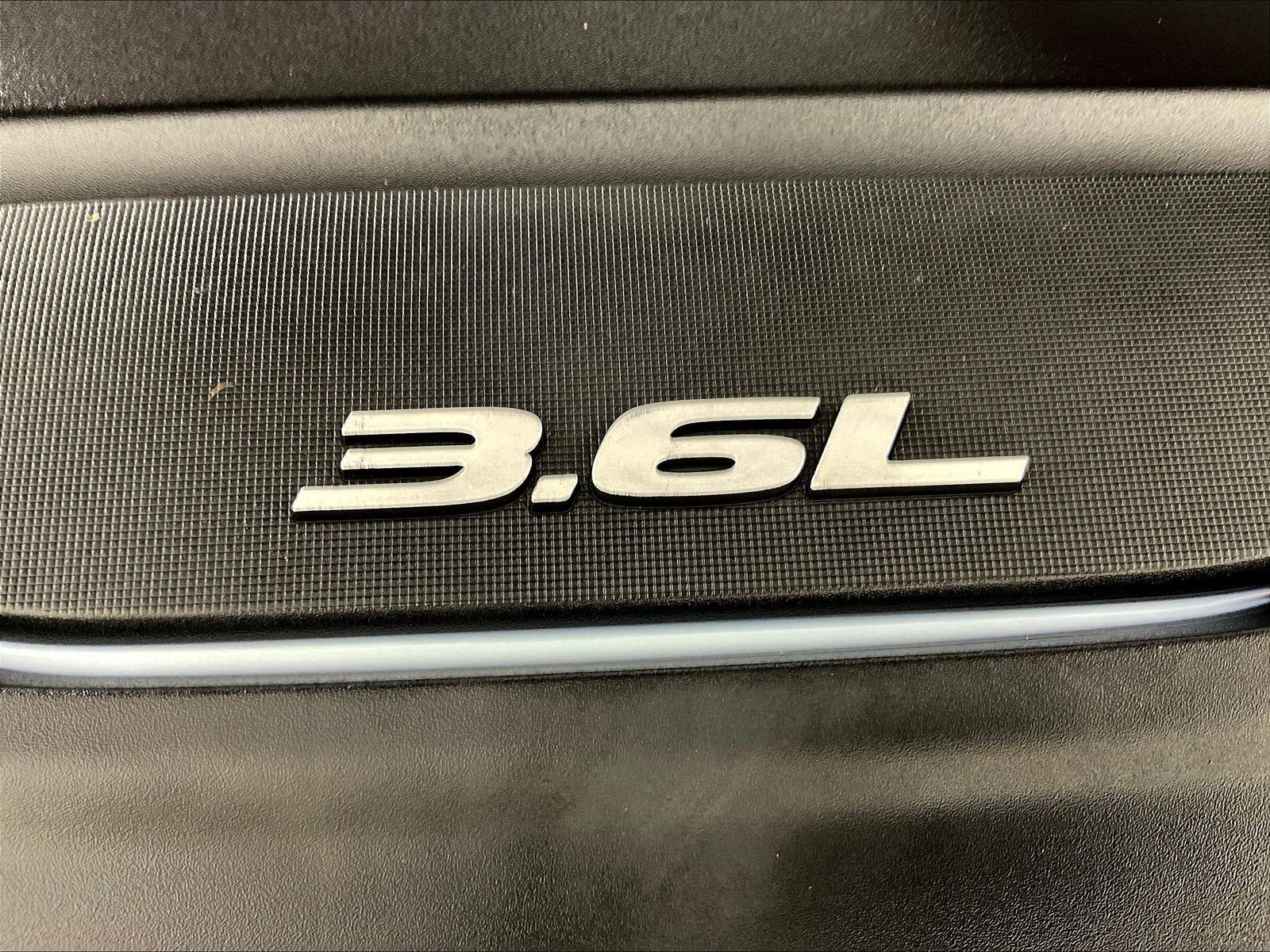 Used 2017 Chrysler Pacifica Touring-L FWD image 31