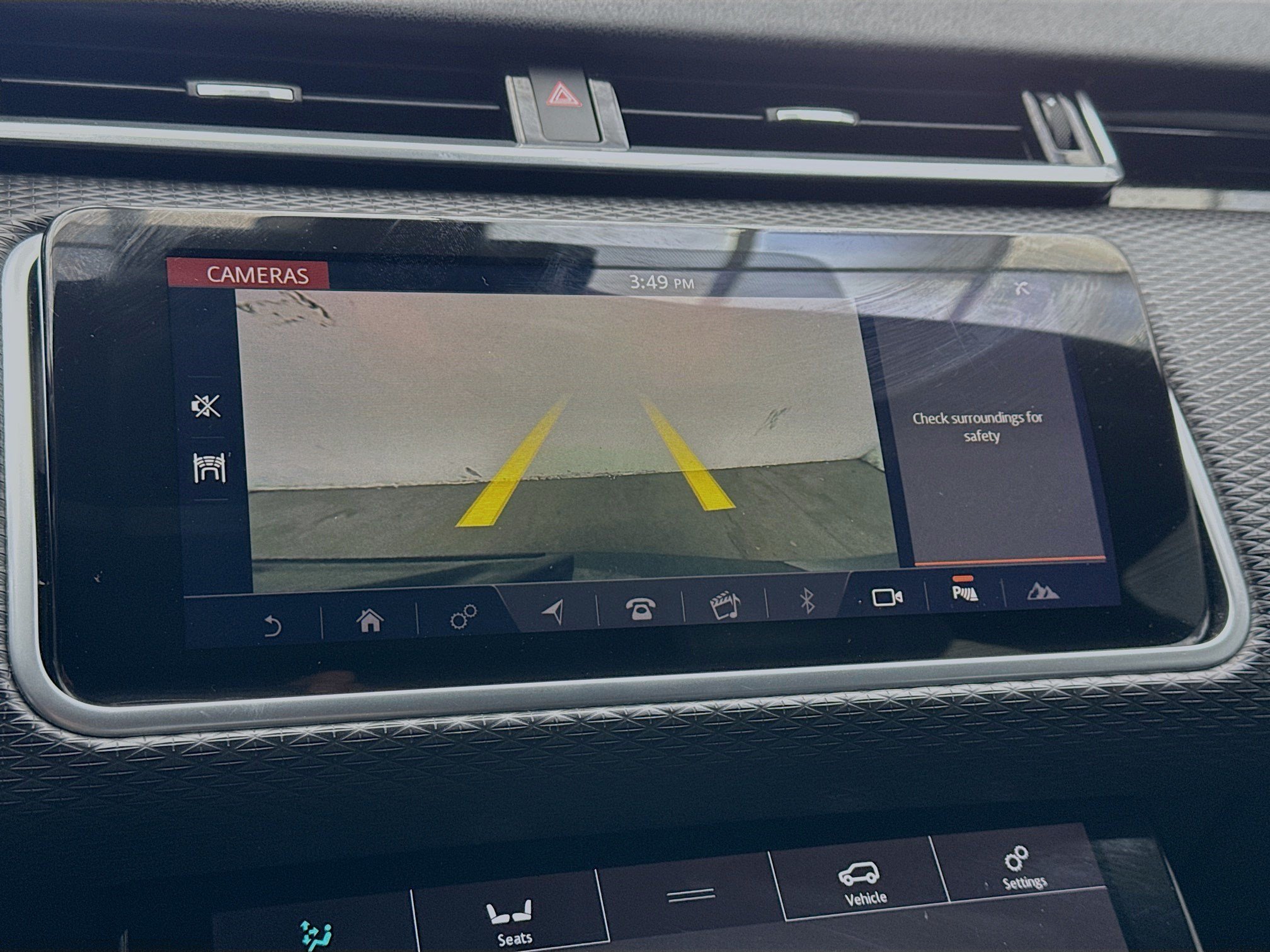 Used 2018 Land Rover Range Rover Velar R-Dynamic SE AWD/4WD image 10