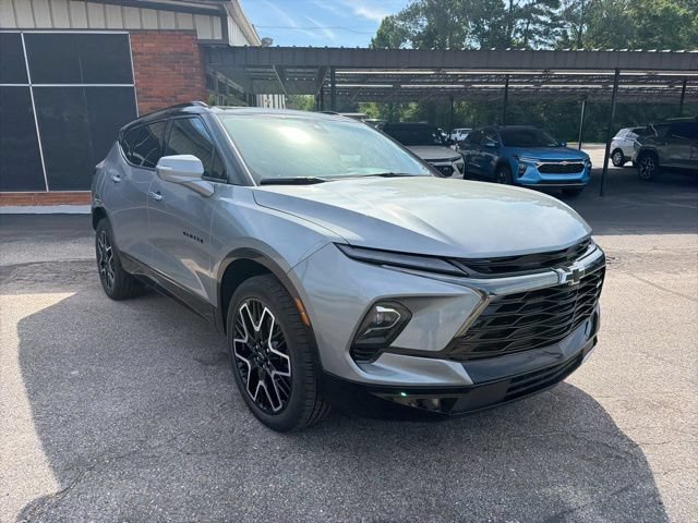 New 2025 Chevrolet Blazer RS w/ Driver Confidence II Package FWD image 3